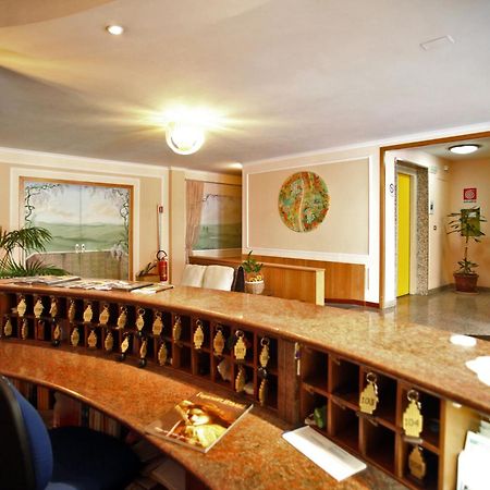 Hotel Cristal Bari Esterno foto