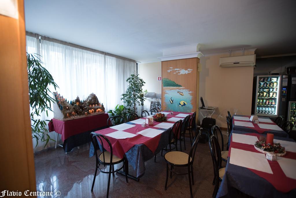 Hotel Cristal Bari Esterno foto