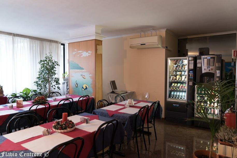 Hotel Cristal Bari Esterno foto